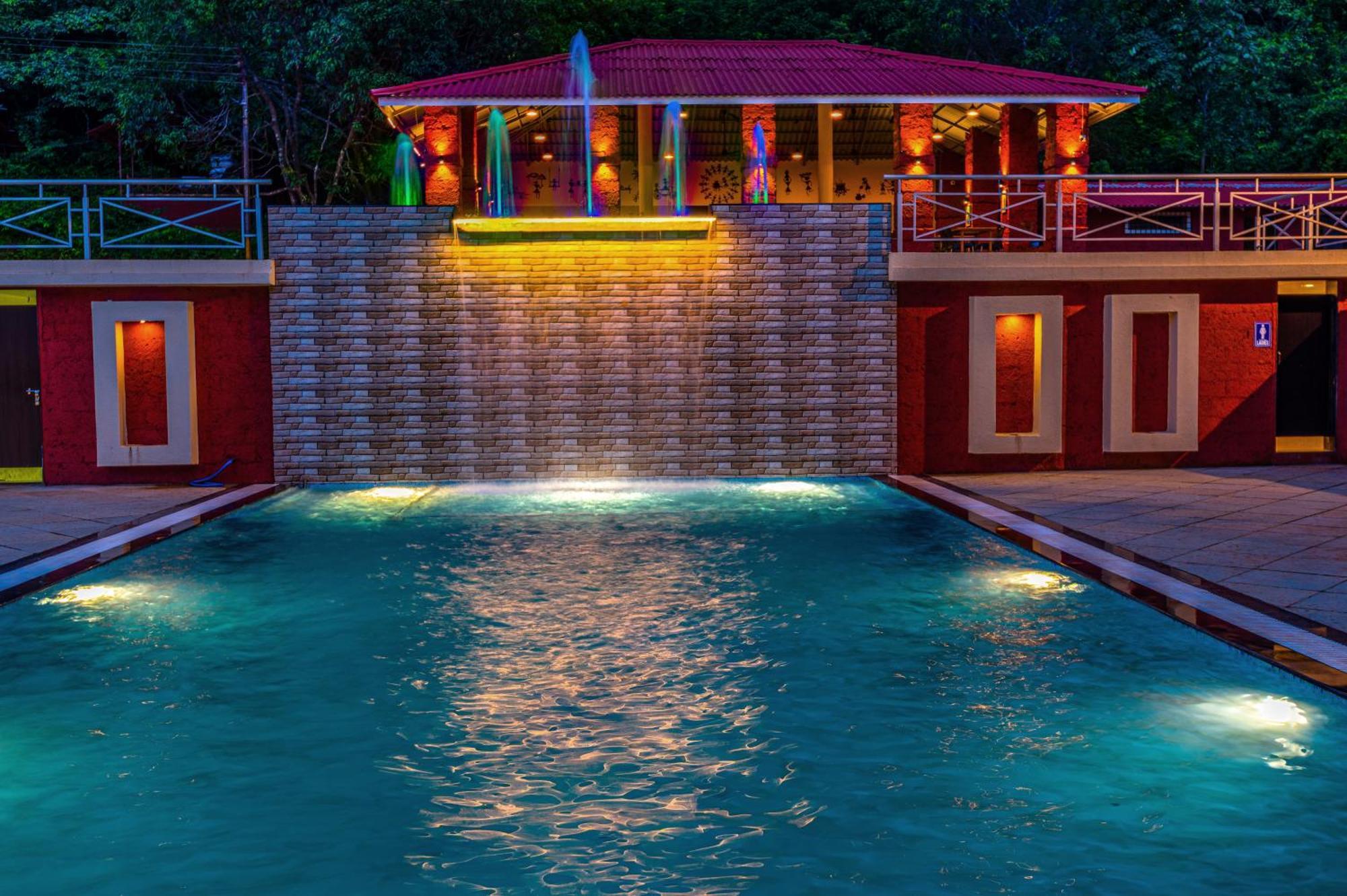 Chinar Woods Resort Dāpoli Eksteriør billede